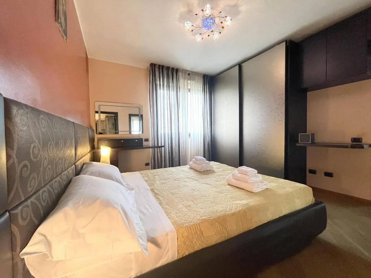 Accomodo Rhp18 Pentavano Fiera Apartment Rho 0*,  Italy